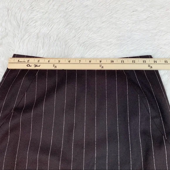 Theory Striped wool blend knee length pencil skirt in brown workwear - Picture 5 of 12